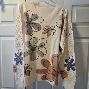 Floral Patterned Sweater with Lace Sleeves